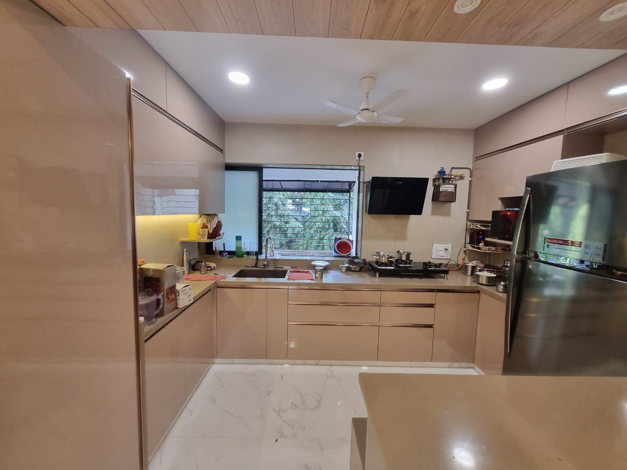 2 BHK Semi Furnished in Poonam Park CHS , Parel